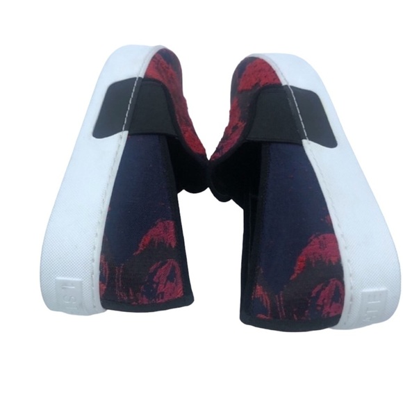1.State Red Waylon Tapestry Platform Slip On Sneakers - Picture 3 of 9